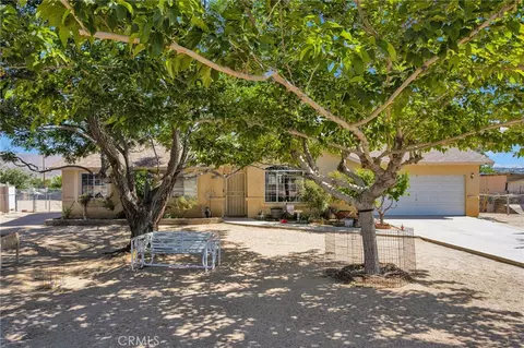 Exterior - 19147 Yucca St, Hesperia, CA 92345 photo 5 of 8