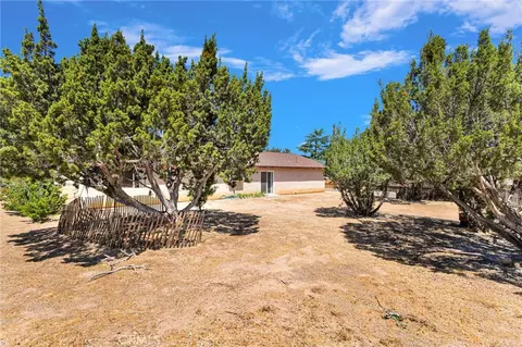 Exterior - 7335 Dayton Ave, Hesperia, CA 92345 photo 6 of 9