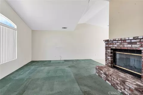 Living - 7335 Dayton Ave, Hesperia, CA 92345 photo 2 of 6