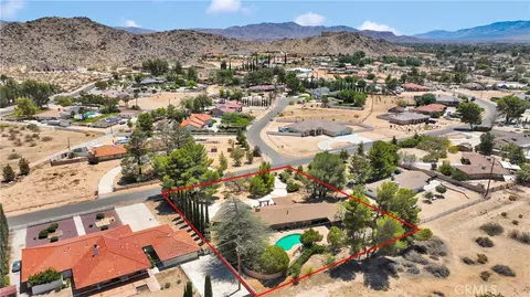 View/Area - 19955 Chickasaw Rd, Apple Valley, CA 92307 photo 6 of 8
