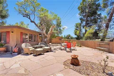 Exterior - 19955 Chickasaw Rd, Apple Valley, CA 92307 photo 3 of 7