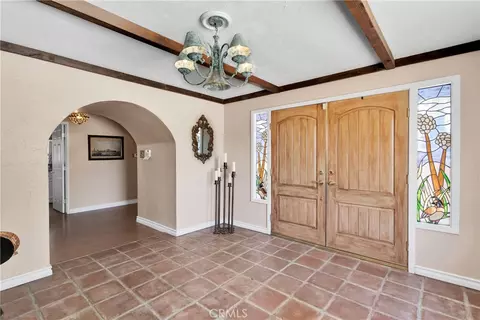 Entry Way - 19955 Chickasaw Rd, Apple Valley, CA 92307 photo 2 of 5