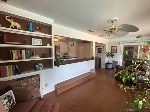 Living - 19955 Chickasaw Rd, Apple Valley, CA 92307 photo 5 of 6