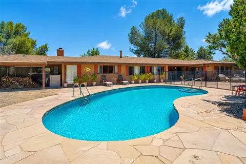 19955 Chickasaw Rd, Apple Valley, CA 92307