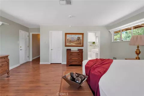 Bedroom - 19955 Chickasaw Rd, Apple Valley, CA 92307 photo 2 of 6