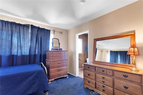 Bedroom - 19955 Chickasaw Rd, Apple Valley, CA 92307 photo 5 of 6