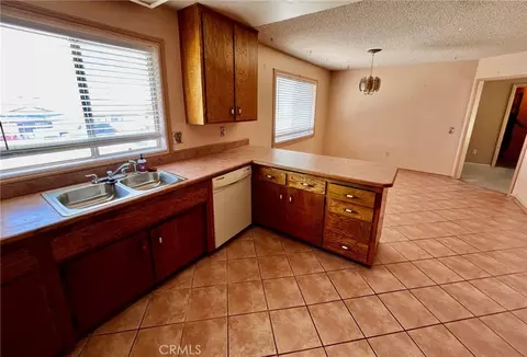 Kitchen - 29690 Palermo St, Barstow, CA 92311 photo 2 of 2