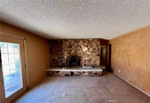 Living - 29690 Palermo St, Barstow, CA 92311 photo 4 of 4