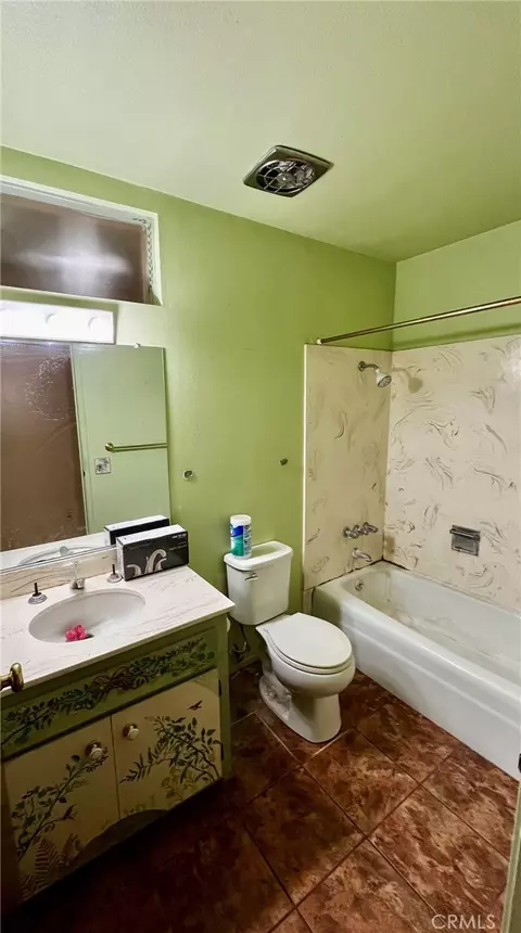 Bath - 29690 Palermo St, Barstow, CA 92311 photo 3 of 3