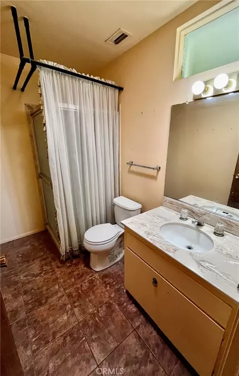 Bath - 29690 Palermo St, Barstow, CA 92311 photo 2 of 3