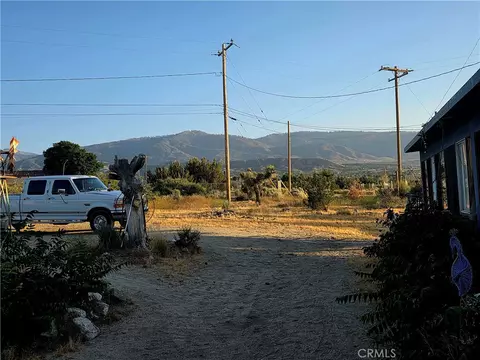 10623 Desert Vw, Pinon Hills, CA 92372