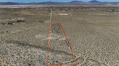 735 Midway Ave, Lucerne Valley, CA 92356