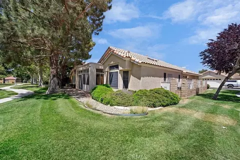 Exterior - 11574 Mountain Mdw, Apple Valley, CA 92308 photo 7 of 12