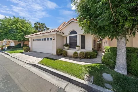 Exterior - 11574 Mountain Mdw, Apple Valley, CA 92308 photo 3 of 12