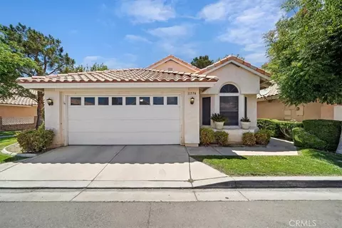 11574 Mountain Mdw, Apple Valley, CA 92308