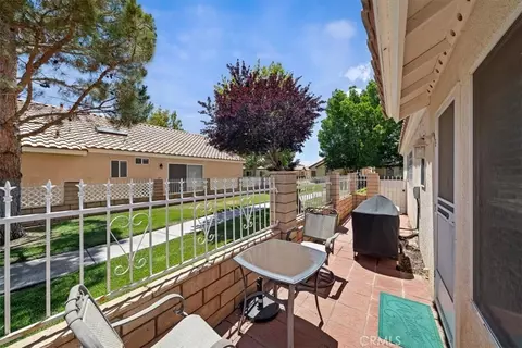 Exterior - 11574 Mountain Mdw, Apple Valley, CA 92308 photo 8 of 12