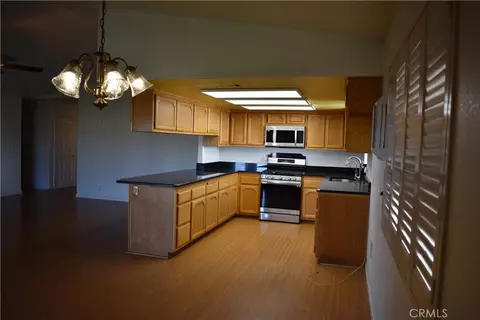 Kitchen - 15016 Tournament, Helendale, CA 92342 photo 3 of 3