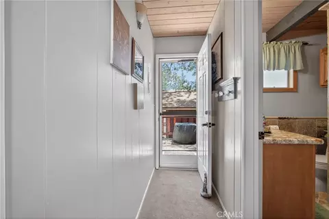Entry Way - 1488 Linnet, Wrightwood, CA 92397 photo 2 of 5