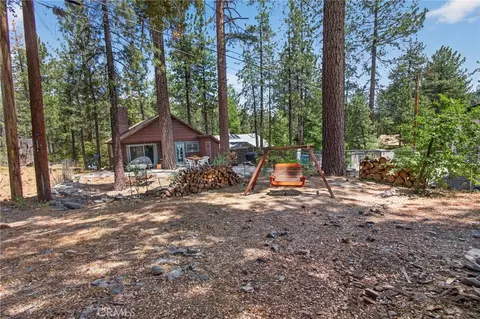 Exterior - 1488 Linnet, Wrightwood, CA 92397 photo 13 of 19