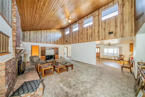 Living - 6474 Macapa, Phelan, CA 92371 photo 4 of 11