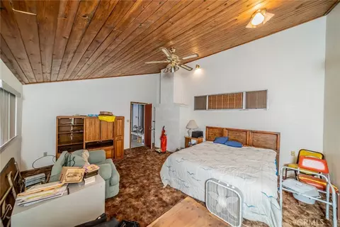 Bedroom - 6474 Macapa, Phelan, CA 92371 photo 6 of 16