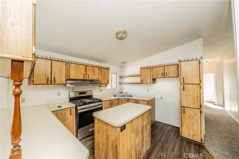 Kitchen - 6474 Macapa, Phelan, CA 92371 photo 2 of 2