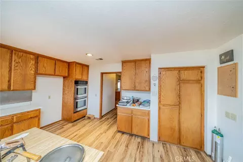 Kitchen - 6474 Macapa, Phelan, CA 92371 photo 1 of 2