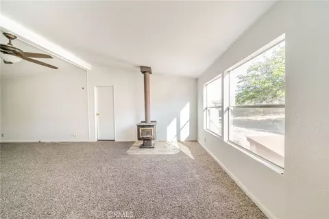 Living - 6474 Macapa, Phelan, CA 92371 photo 8 of 11
