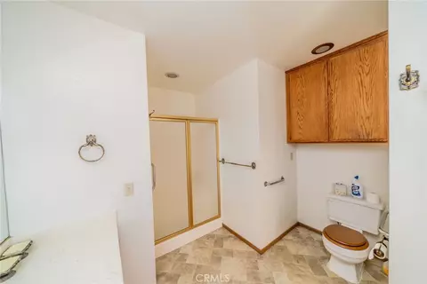 Bath - 6474 Macapa, Phelan, CA 92371 photo 2 of 7
