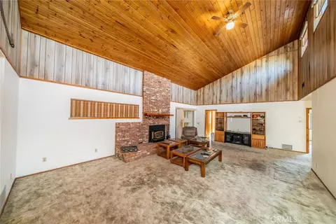 Living - 6474 Macapa, Phelan, CA 92371 photo 5 of 11