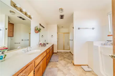 Bath - 6474 Macapa, Phelan, CA 92371 photo 1 of 7