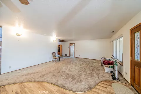 Living - 6474 Macapa, Phelan, CA 92371 photo 6 of 11