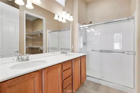 Bath - 10149 Darby Rd, Apple Valley, CA 92308 photo 1 of 4