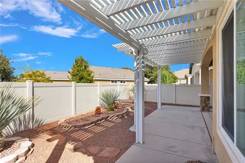 Exterior - 10149 Darby Rd, Apple Valley, CA 92308 photo 9 of 10