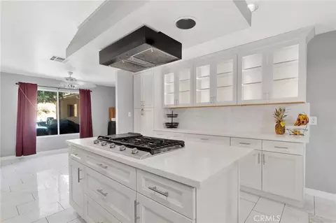 Kitchen - 20430 Rancherias, Apple Valley, CA 92307 photo 3 of 6