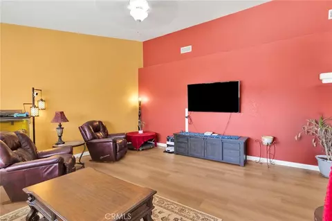 Living - 20430 Rancherias, Apple Valley, CA 92307 photo 3 of 5