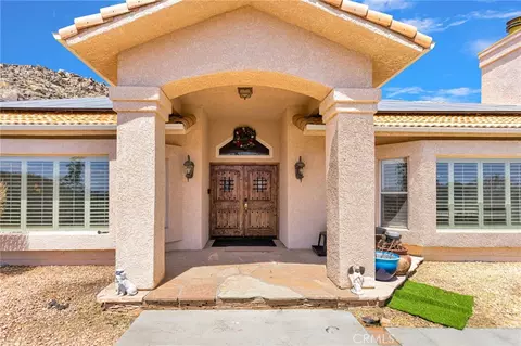 Exterior - 20430 Rancherias, Apple Valley, CA 92307 photo 3 of 10