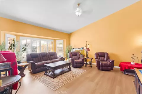 Living - 20430 Rancherias, Apple Valley, CA 92307 photo 2 of 5