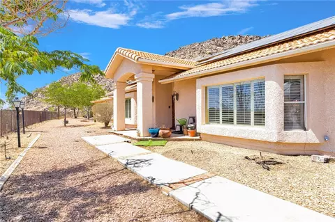 Exterior - 20430 Rancherias, Apple Valley, CA 92307 photo 2 of 10