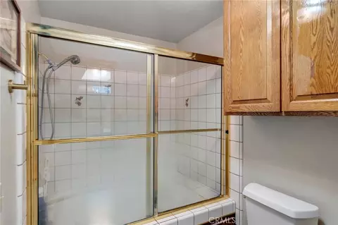 Bath - 7685 Wintergreen, Wrightwood, CA 92397 photo 5 of 5