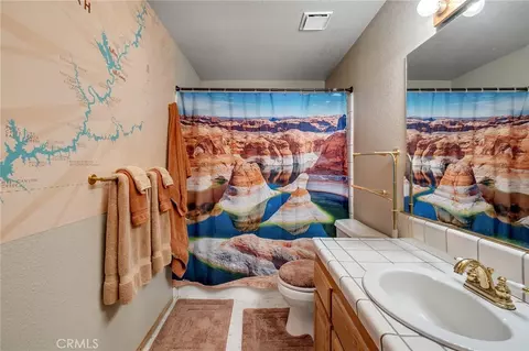Bath - 7685 Wintergreen, Wrightwood, CA 92397 photo 3 of 5