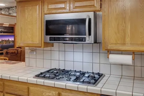 Kitchen - 7685 Wintergreen, Wrightwood, CA 92397 photo 3 of 3