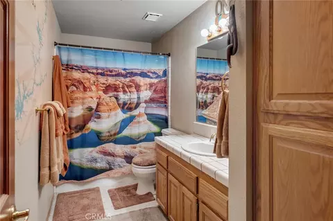 Bath - 7685 Wintergreen, Wrightwood, CA 92397 photo 2 of 5