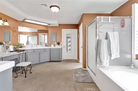 Bath - 20134 Skyline Ranch Dr, Apple Valley, CA 92308 photo 5 of 10