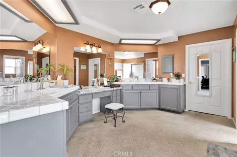 Bath - 20134 Skyline Ranch Dr, Apple Valley, CA 92308 photo 6 of 10