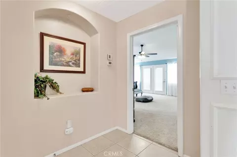 Entry Way - 20134 Skyline Ranch Dr, Apple Valley, CA 92308 photo 7 of 8