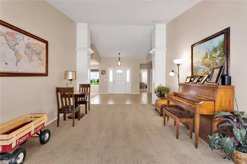 Entry Way - 20134 Skyline Ranch Dr, Apple Valley, CA 92308 photo 6 of 8