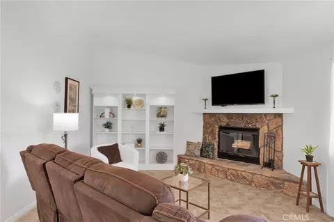 Living - 22672 El Centro Rd, Apple Valley, CA 92307 photo 3 of 3