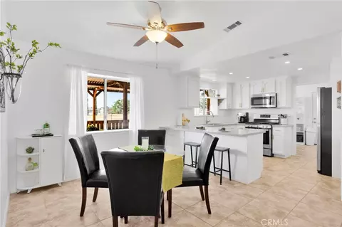 Dining - 22672 El Centro Rd, Apple Valley, CA 92307 photo 1 of 2