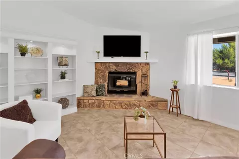 Living - 22672 El Centro Rd, Apple Valley, CA 92307 photo 2 of 3
